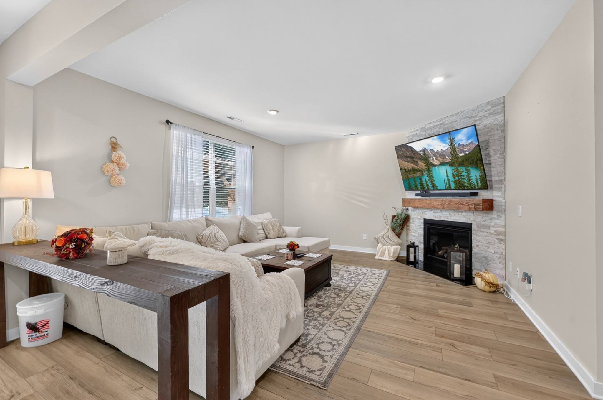 547 Ballard Dr
