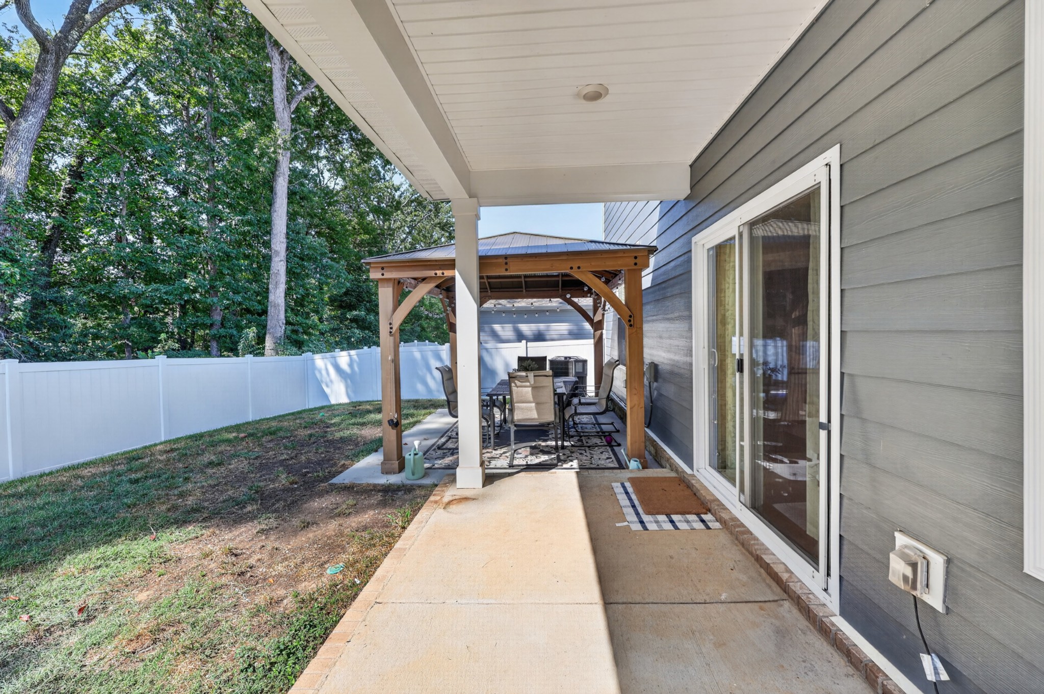 547 Ballard Dr