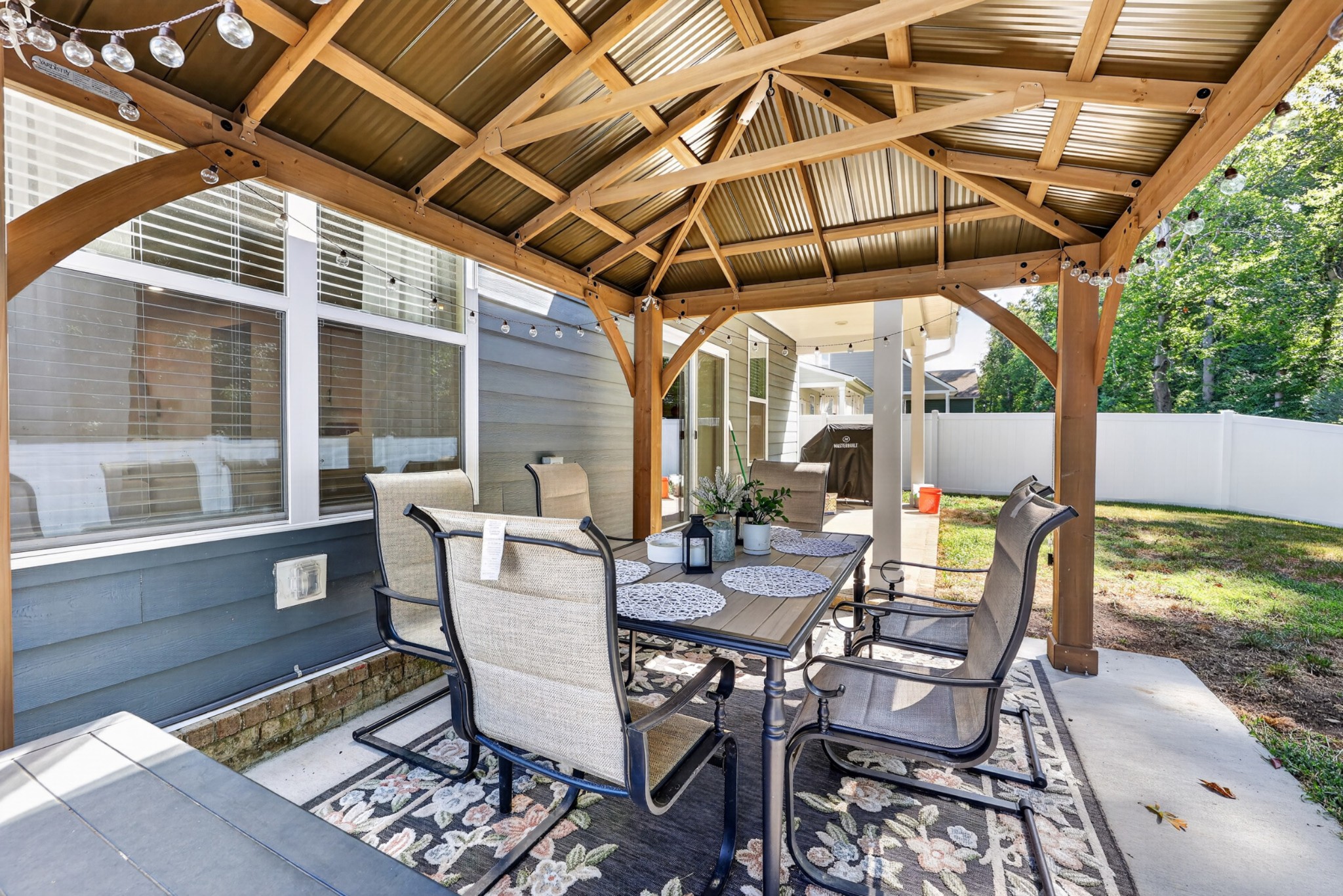 547 Ballard Dr