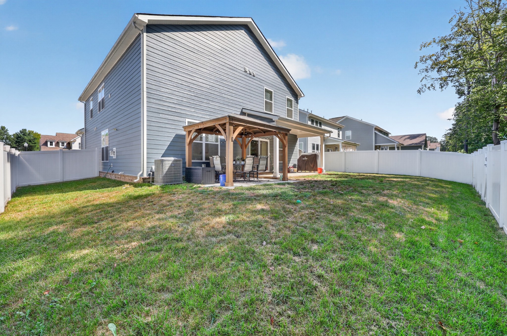 547 Ballard Dr