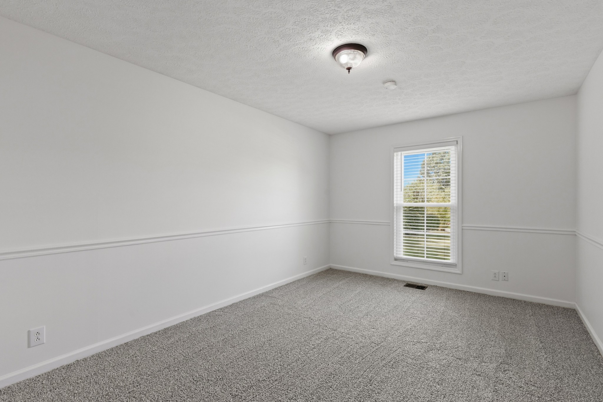 104 Dawn Ct