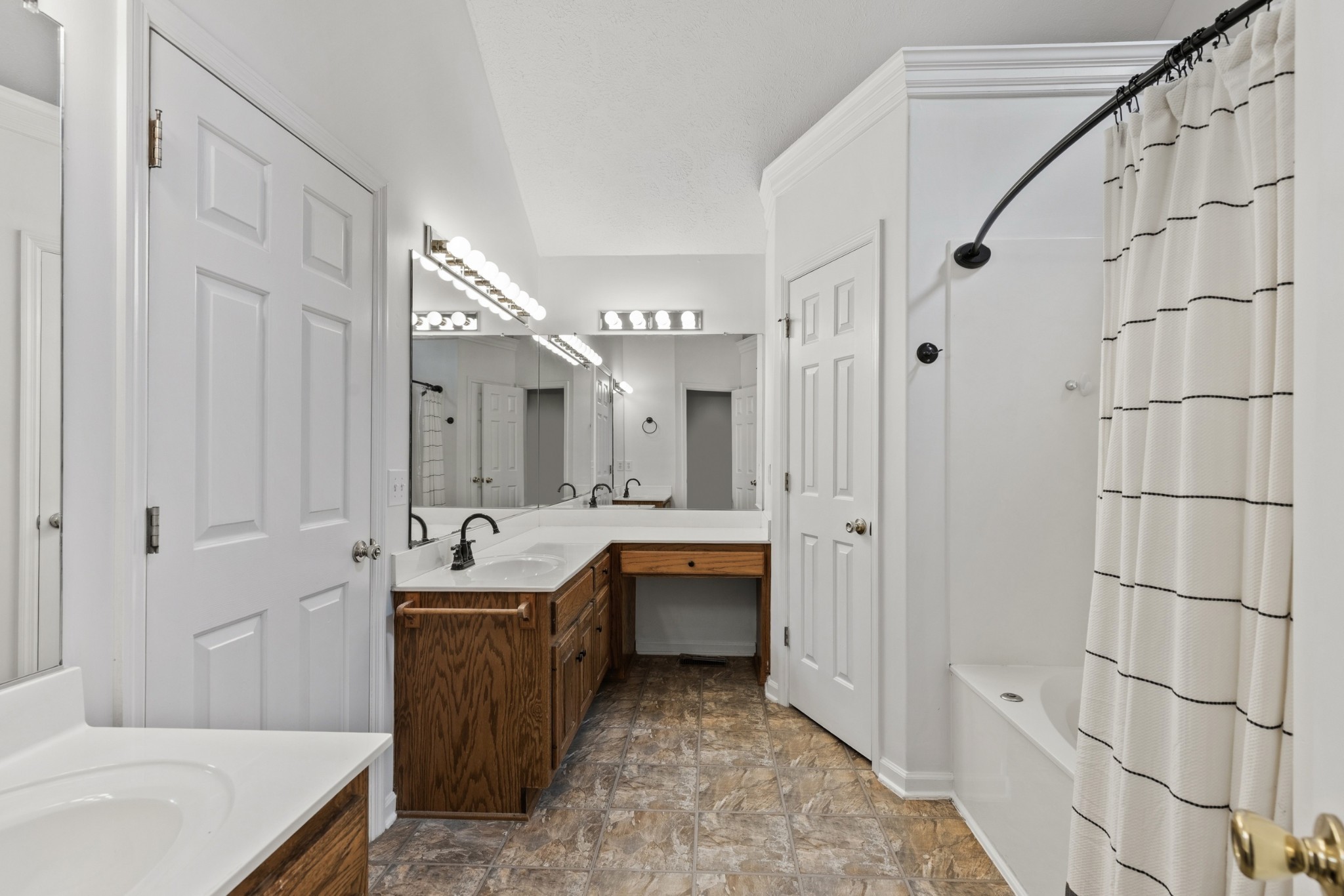 104 Dawn Ct