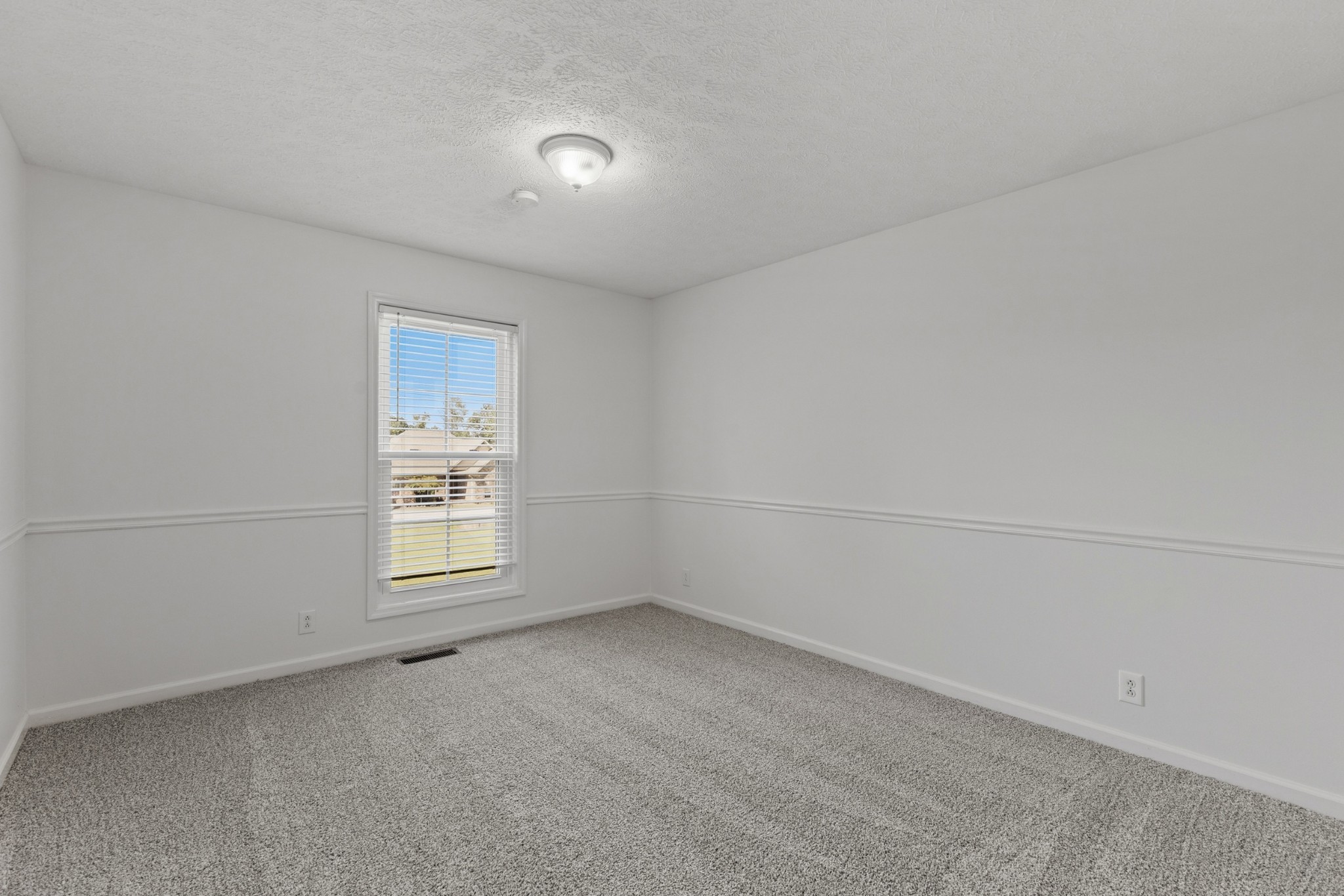 104 Dawn Ct