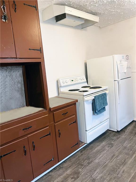 400-402 Lake Drive