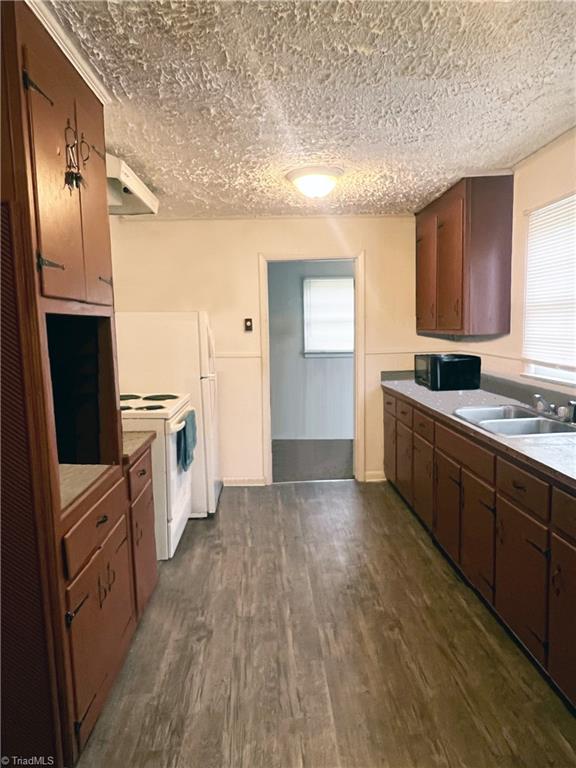 400-402 Lake Drive