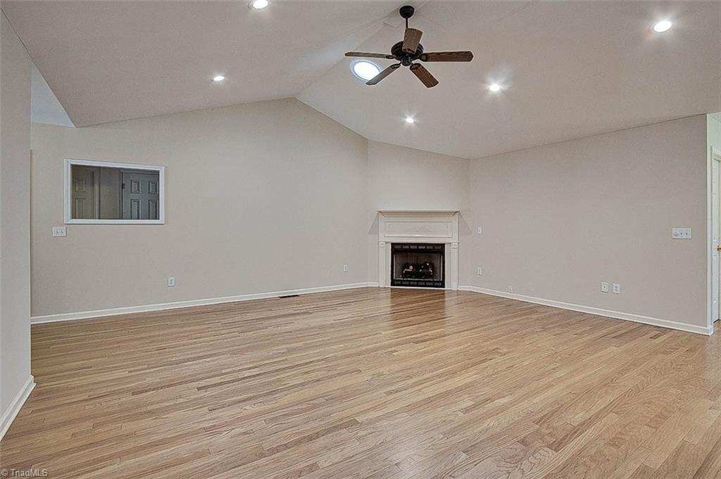 2472 Woods Stream Lane