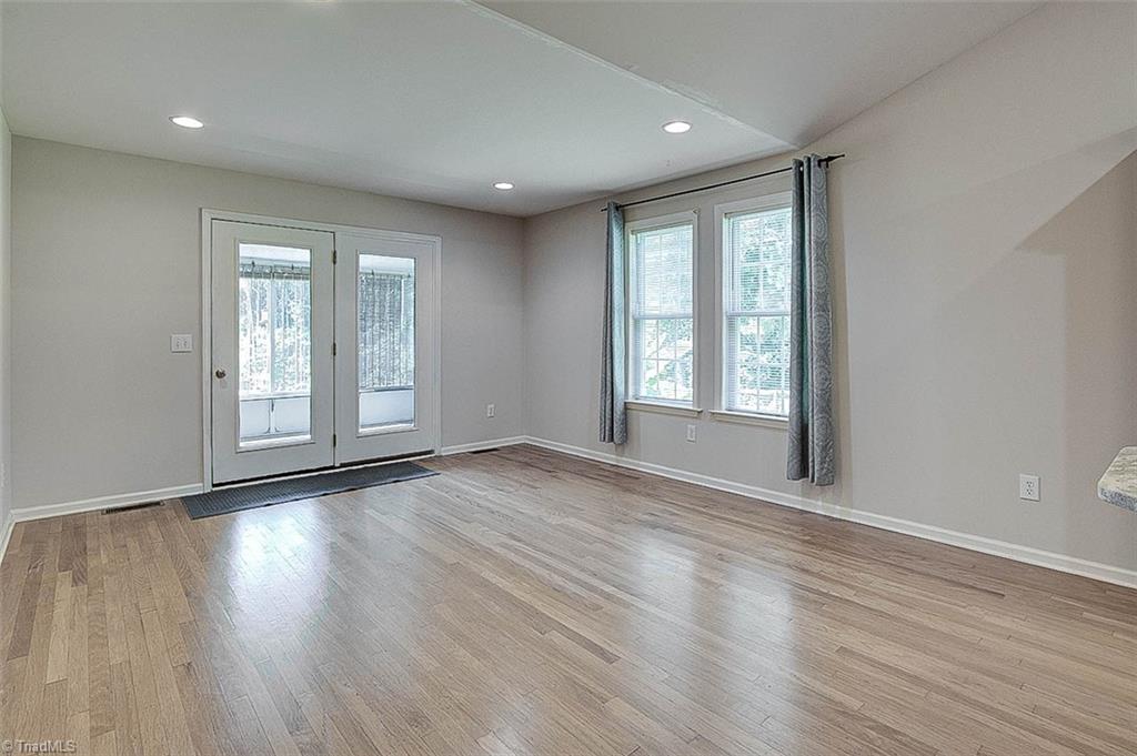 2472 Woods Stream Lane