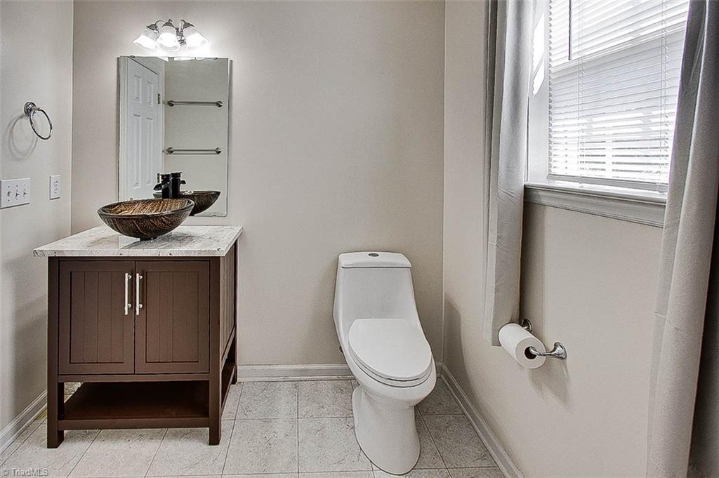 2472 Woods Stream Lane