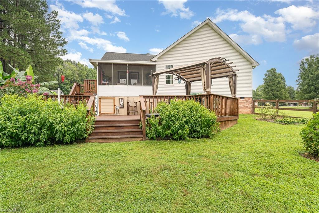 2472 Woods Stream Lane