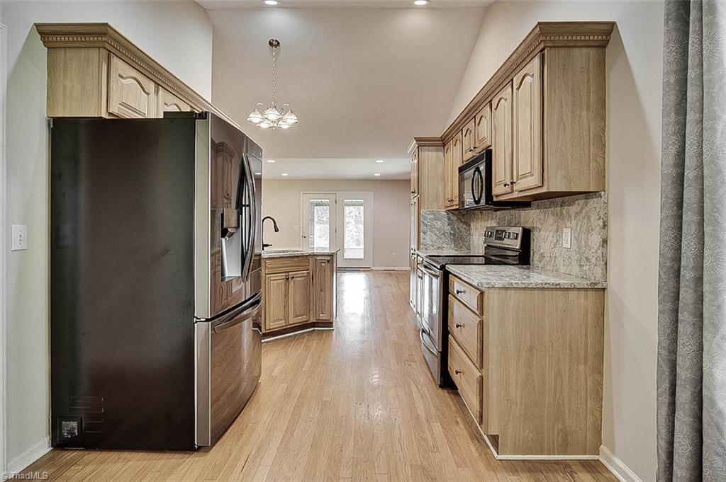 2472 Woods Stream Lane