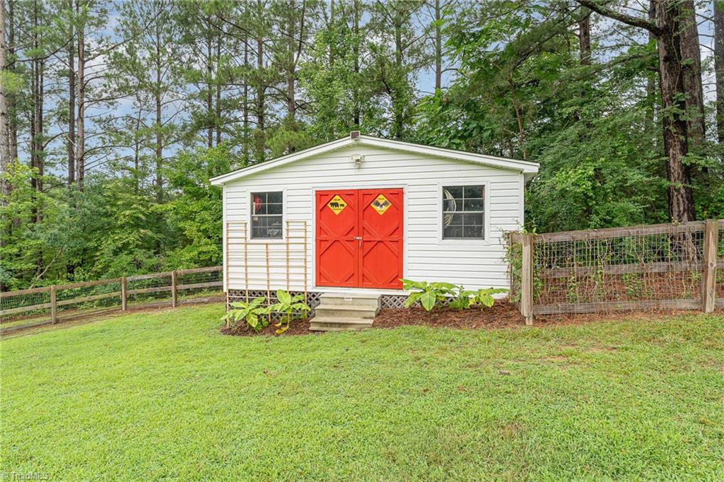 2472 Woods Stream Lane