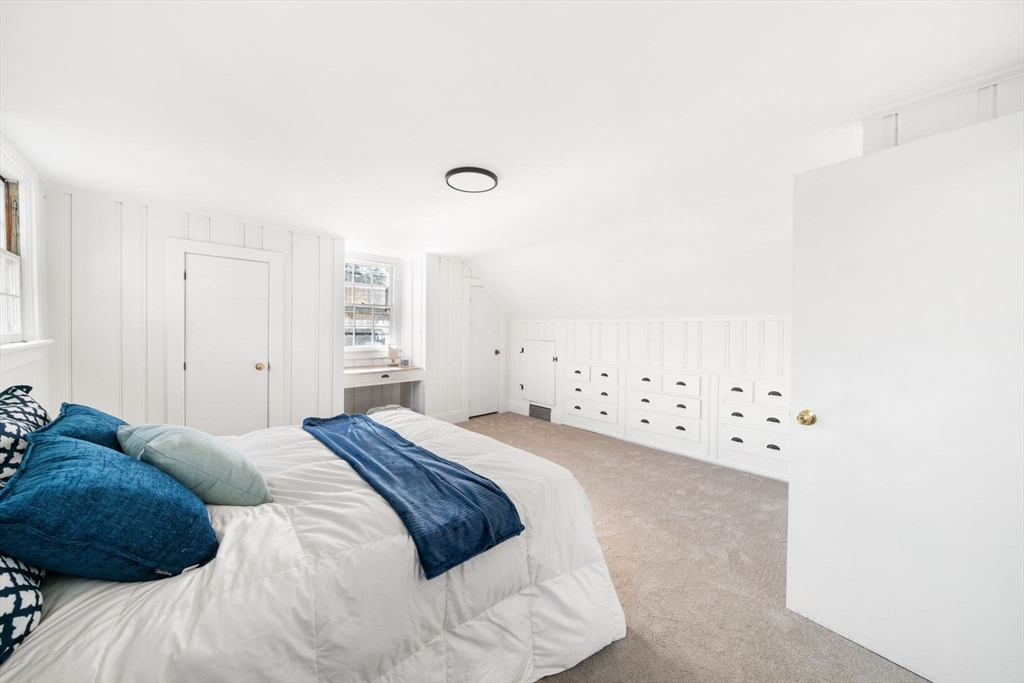 38 Blakely Ct