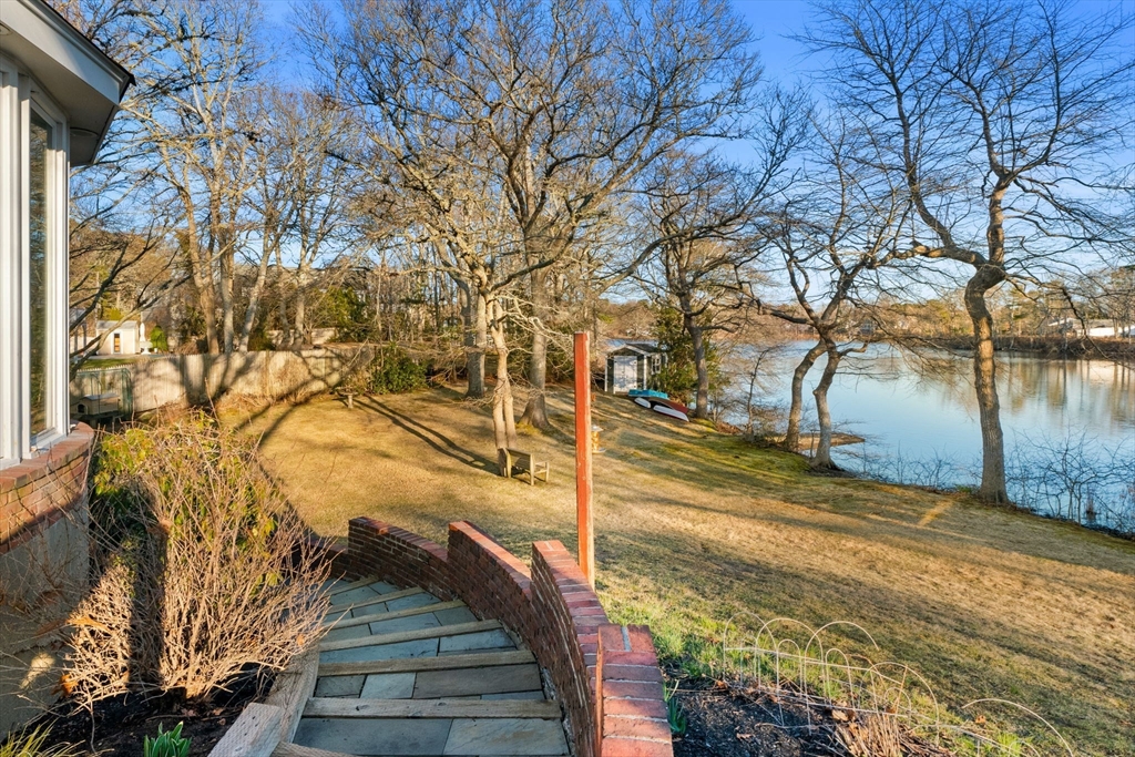 330 Long Pond Dr