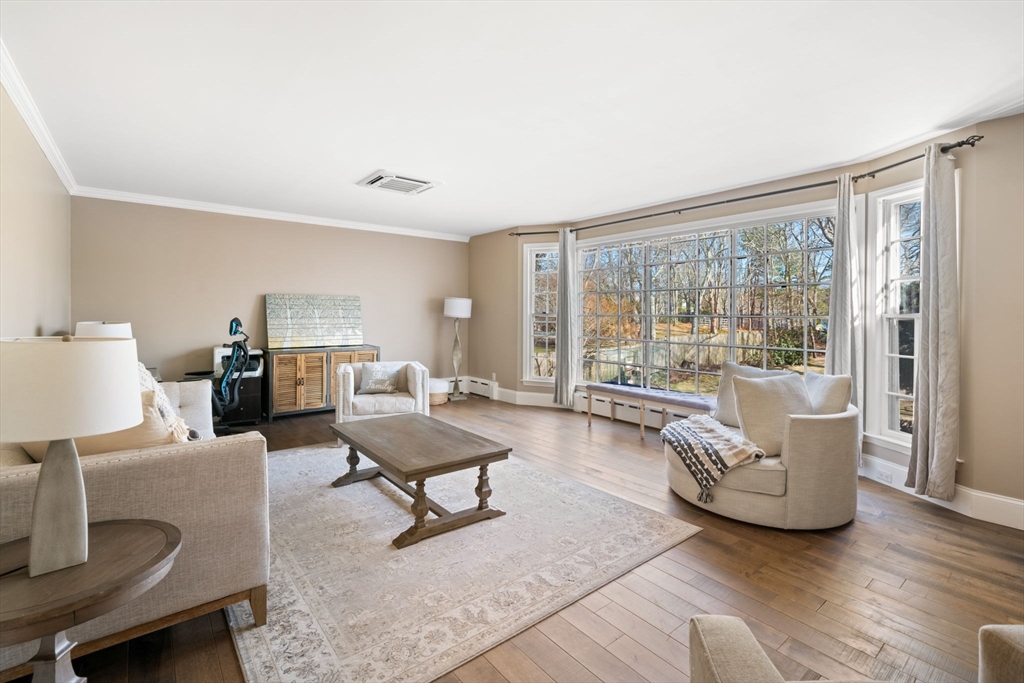 330 Long Pond Dr