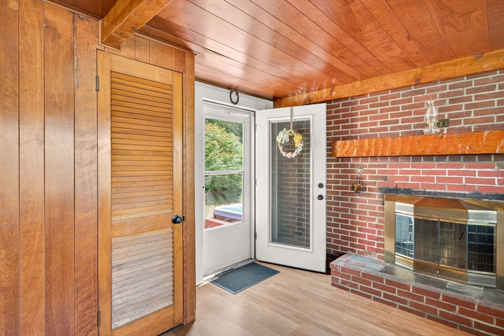120 Hackett Ave