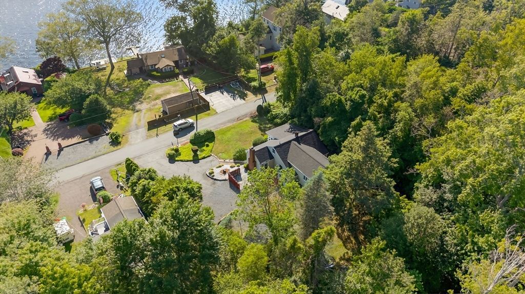 120 Hackett Ave