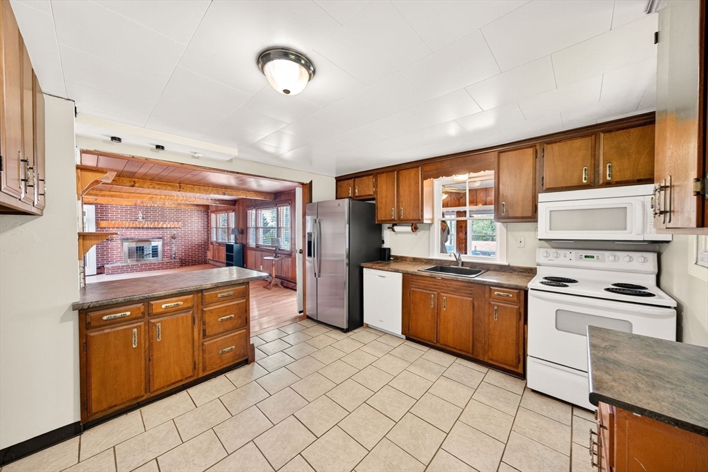 120 Hackett Ave