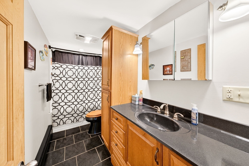 120 Hackett Ave