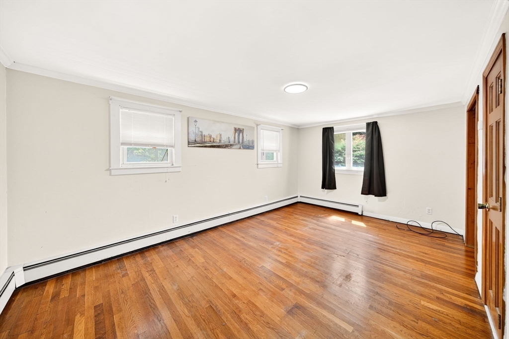 120 Hackett Ave