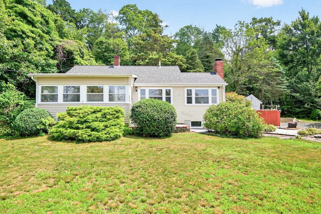 120 Hackett Ave