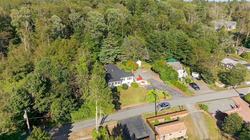 120 Hackett Ave