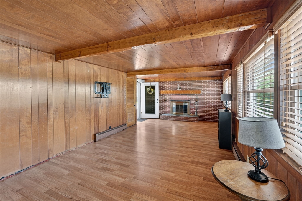 120 Hackett Ave