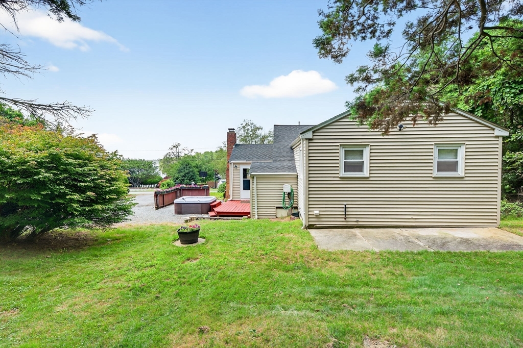 120 Hackett Ave