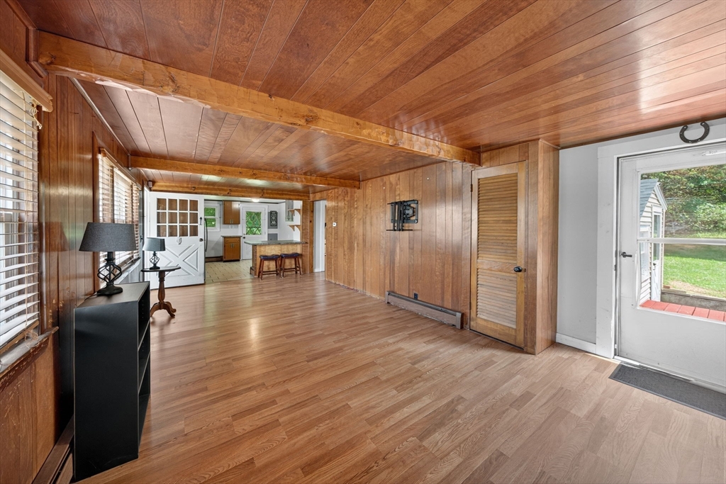 120 Hackett Ave