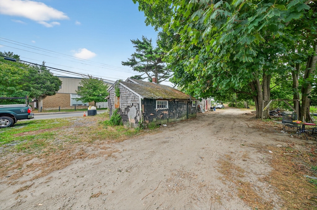 657 Yarmouth Road