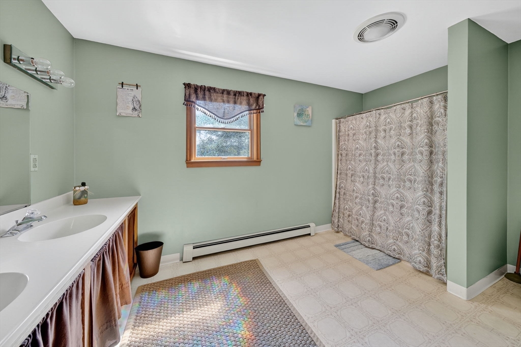 631 Hart Street