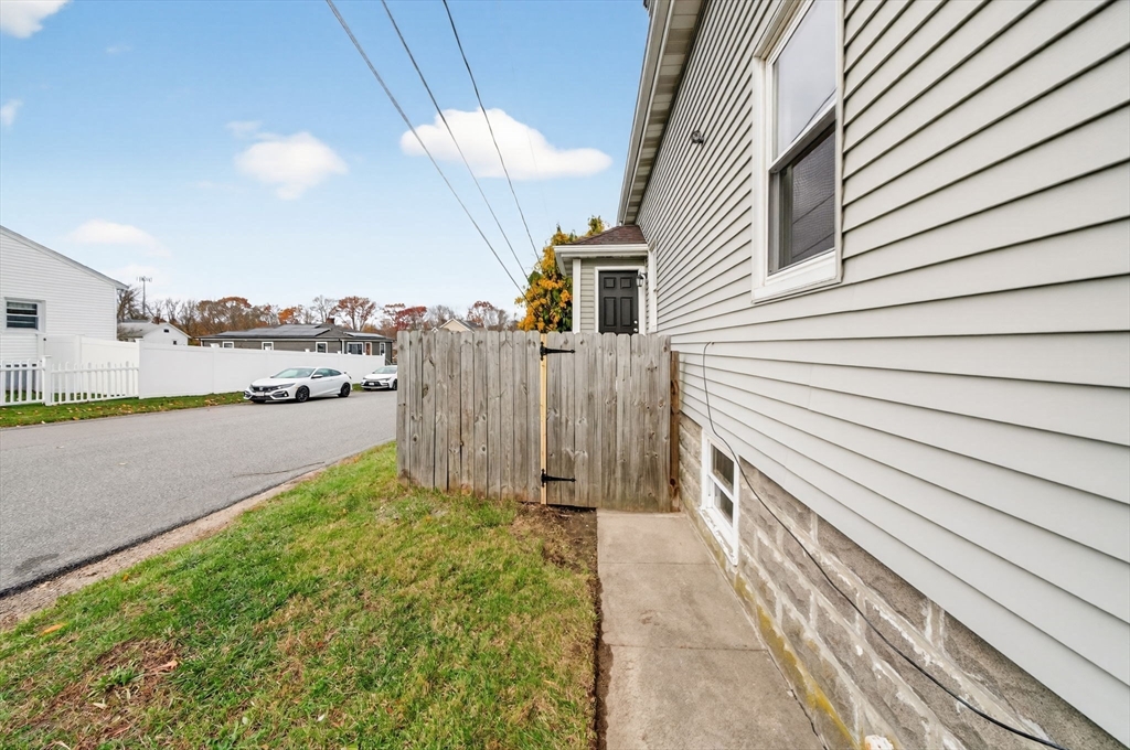 228 Dickinson St