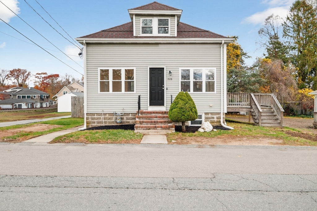 228 Dickinson St