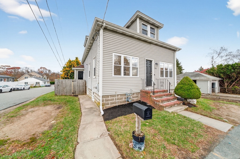 228 Dickinson St