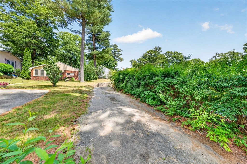 13 Woodland Drive