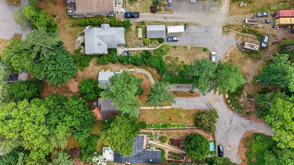 13 Woodland Drive