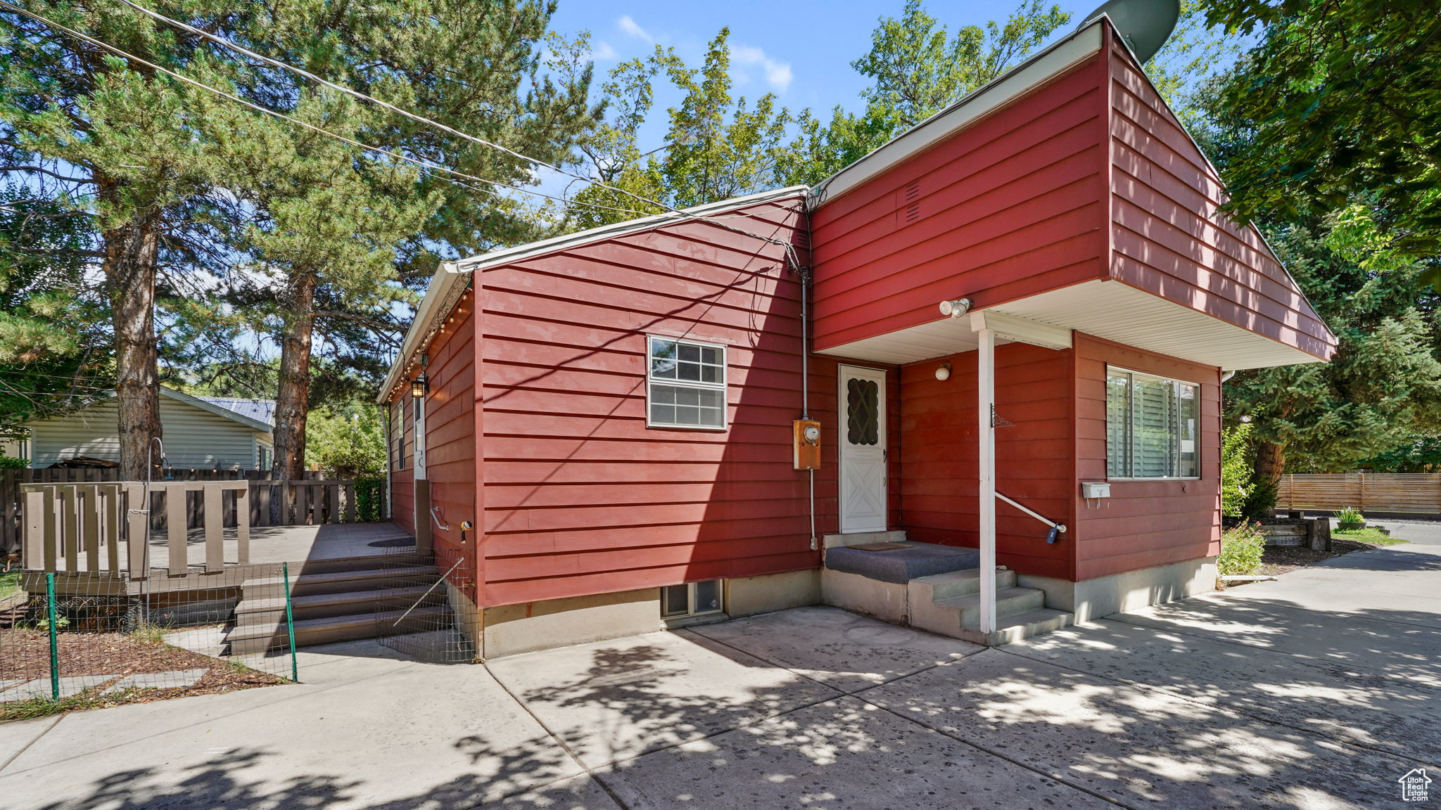 1275 E LAVON DR