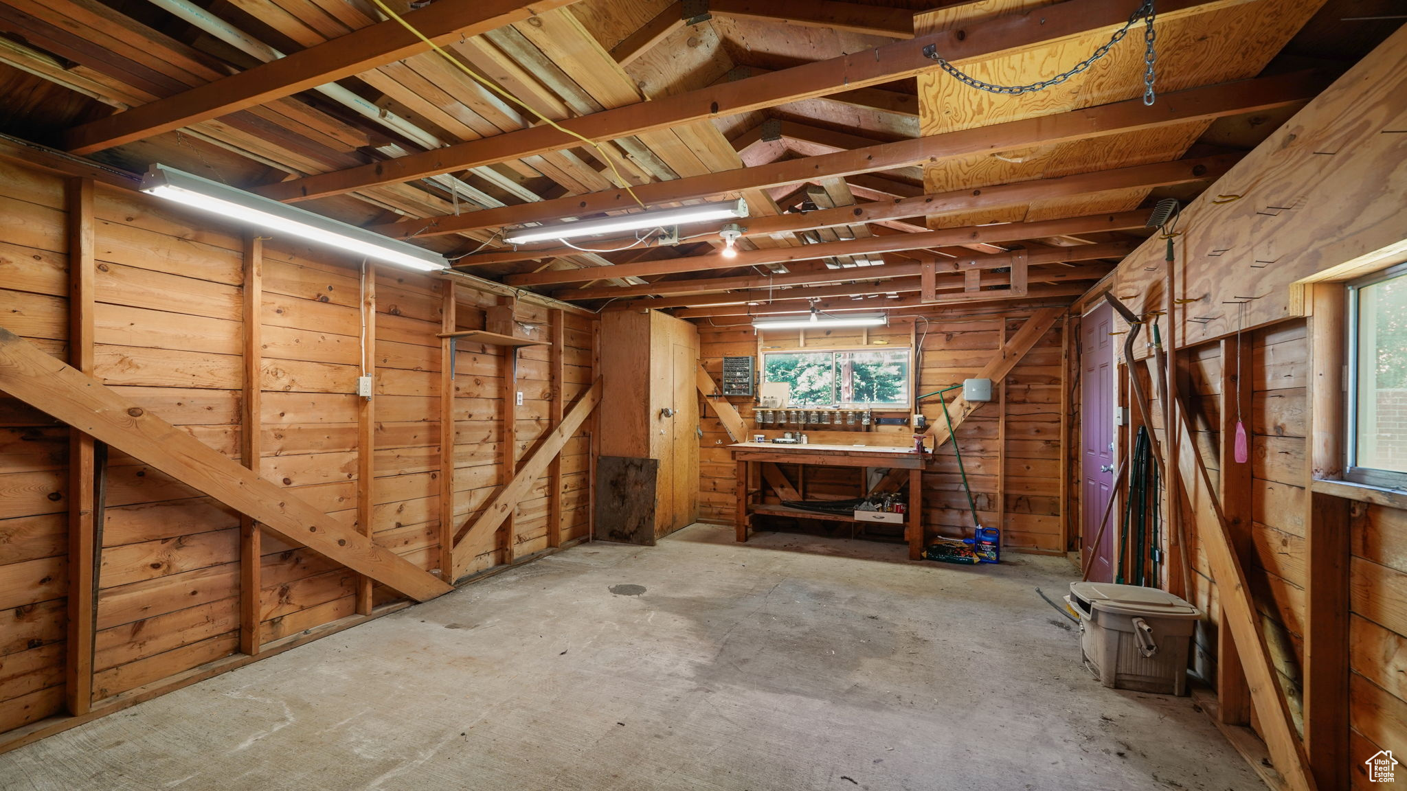 1275 E LAVON DR