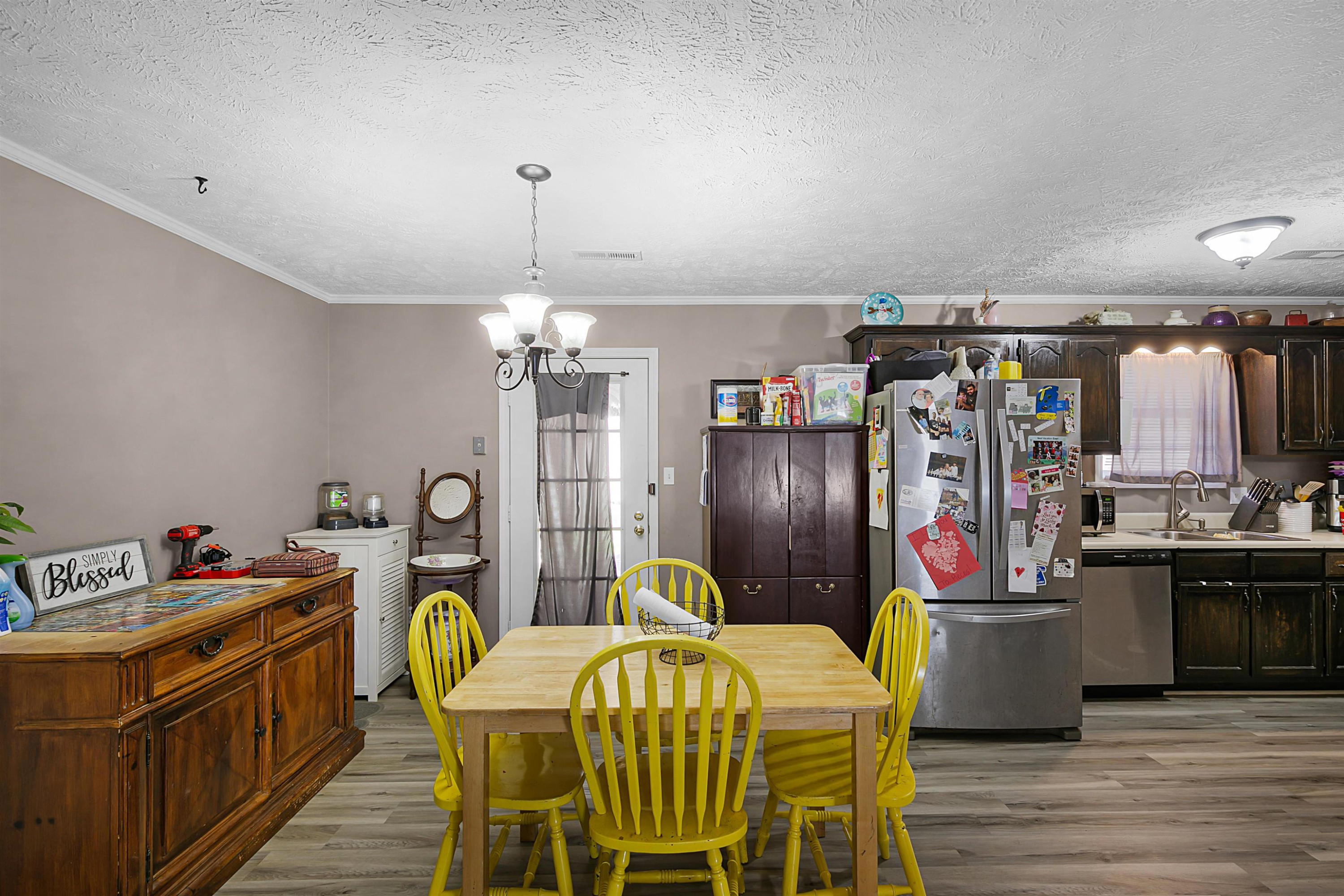 38 W Tracy Street