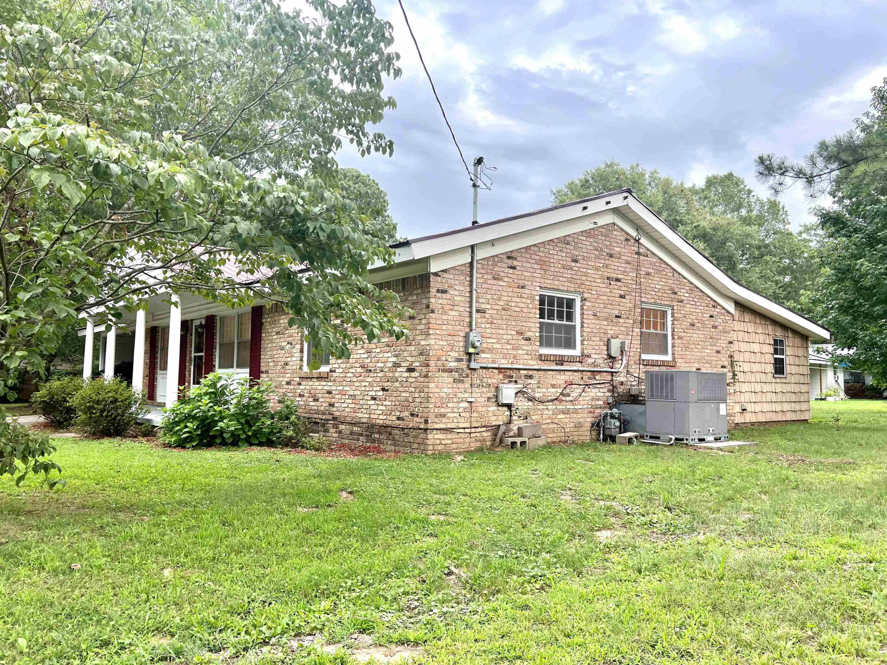 14 Dixie Ln