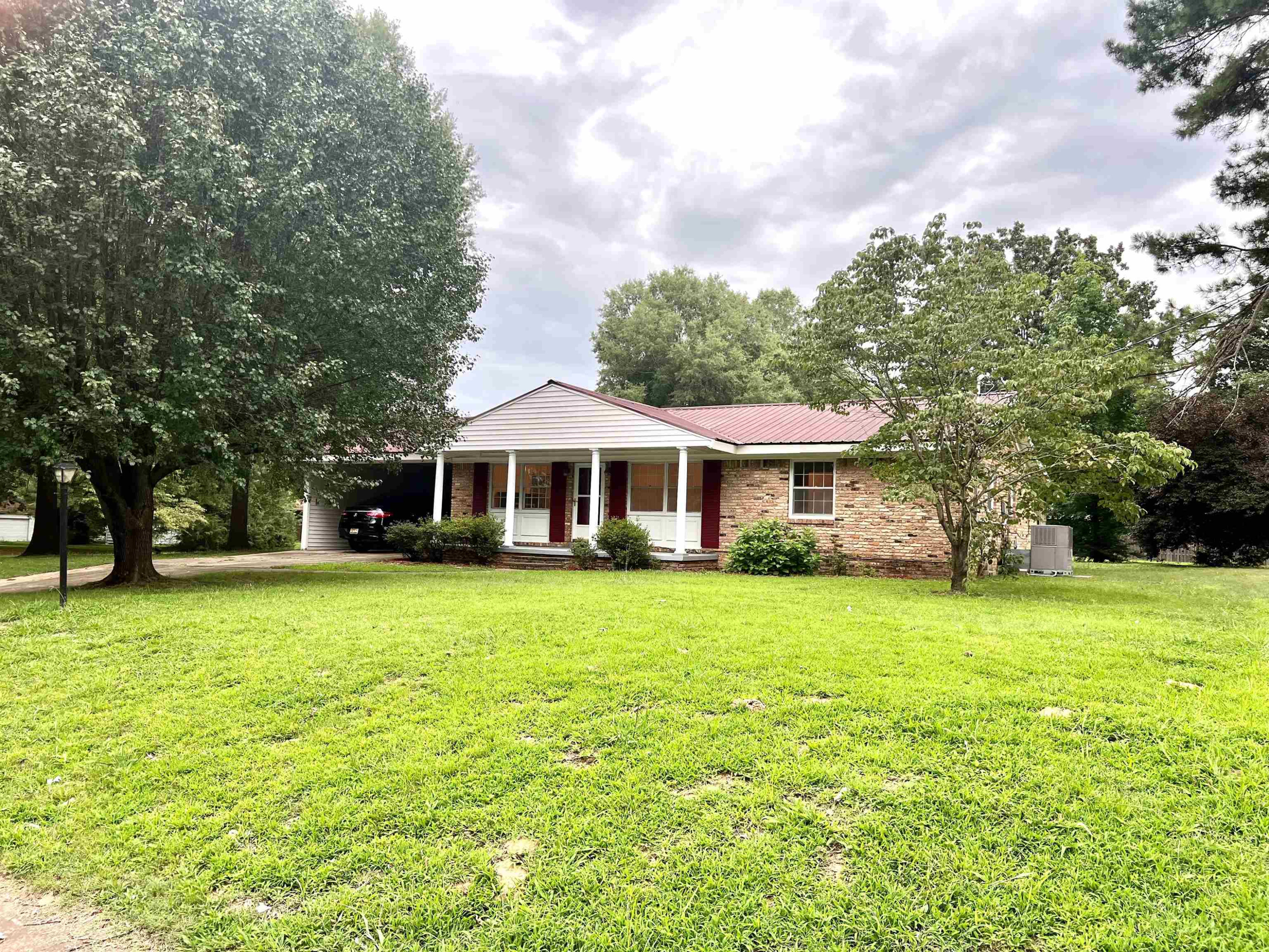 14 Dixie Ln