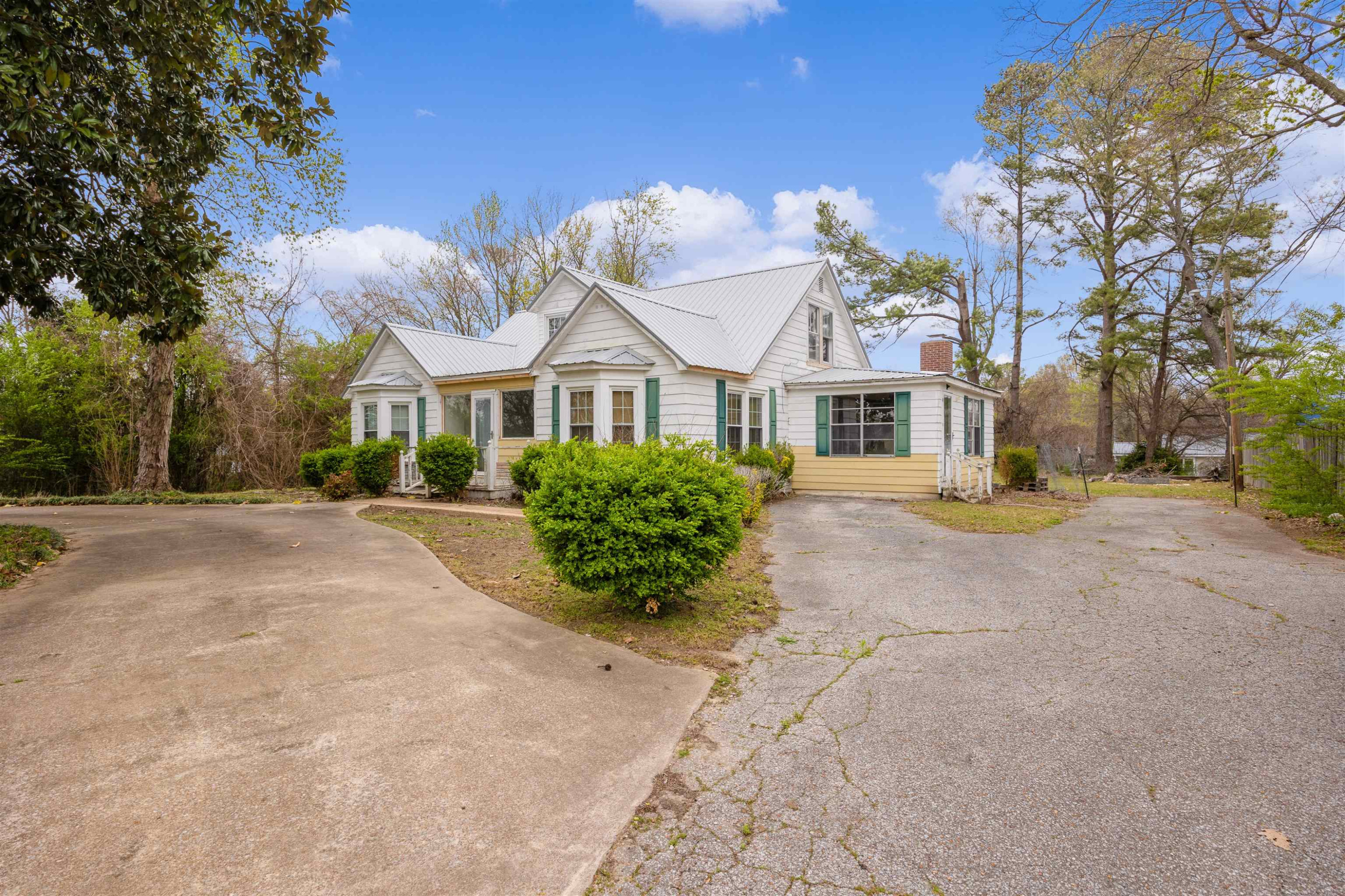 526 W Main Street