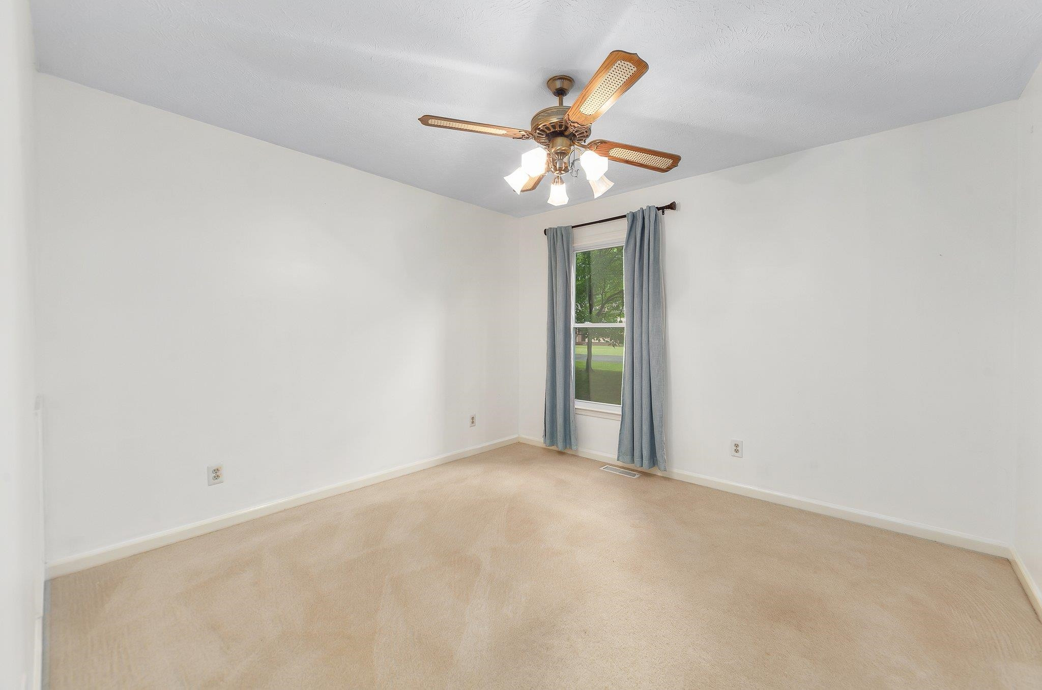 34 Autumnwood Cove