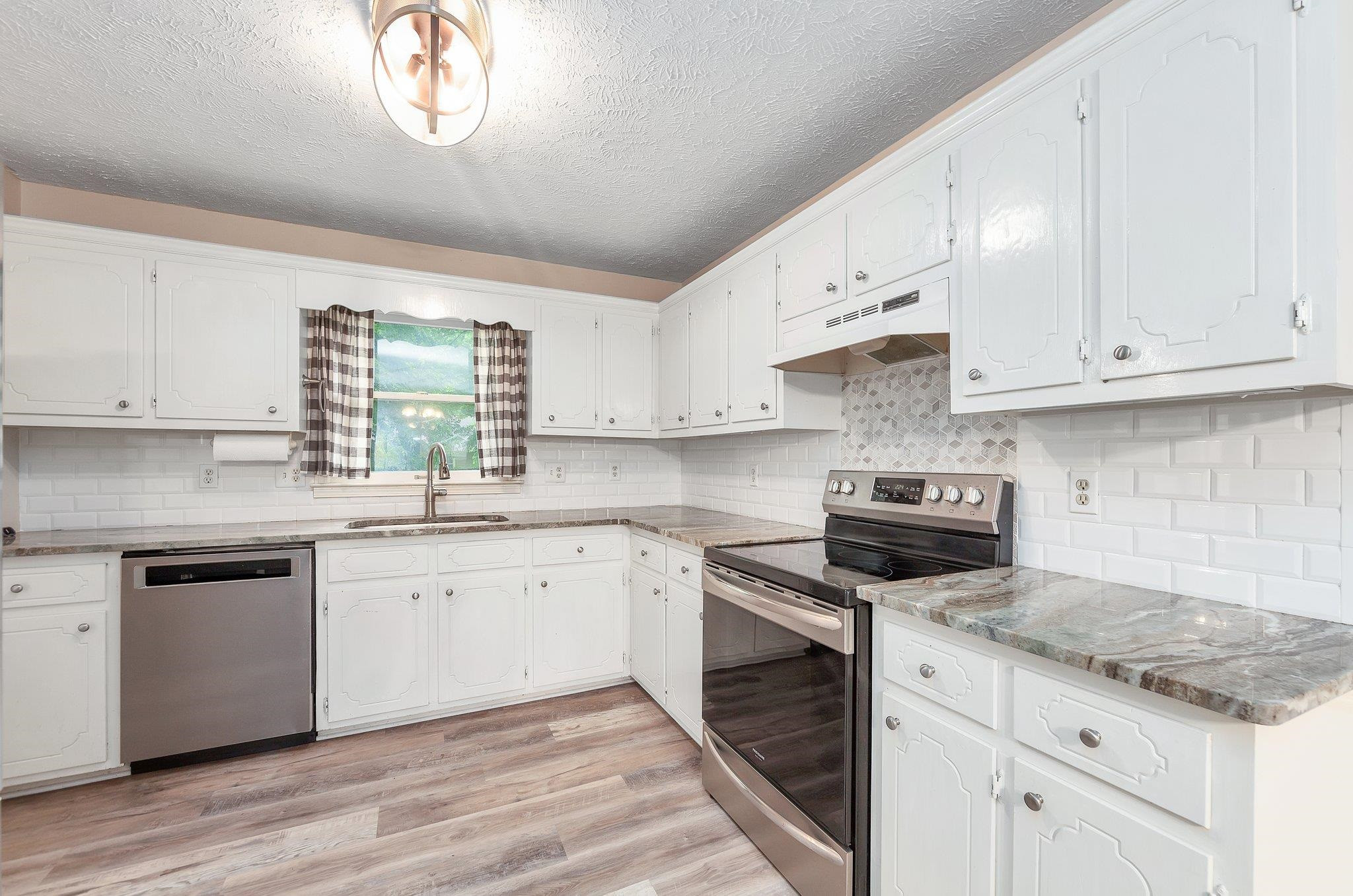 34 Autumnwood Cove