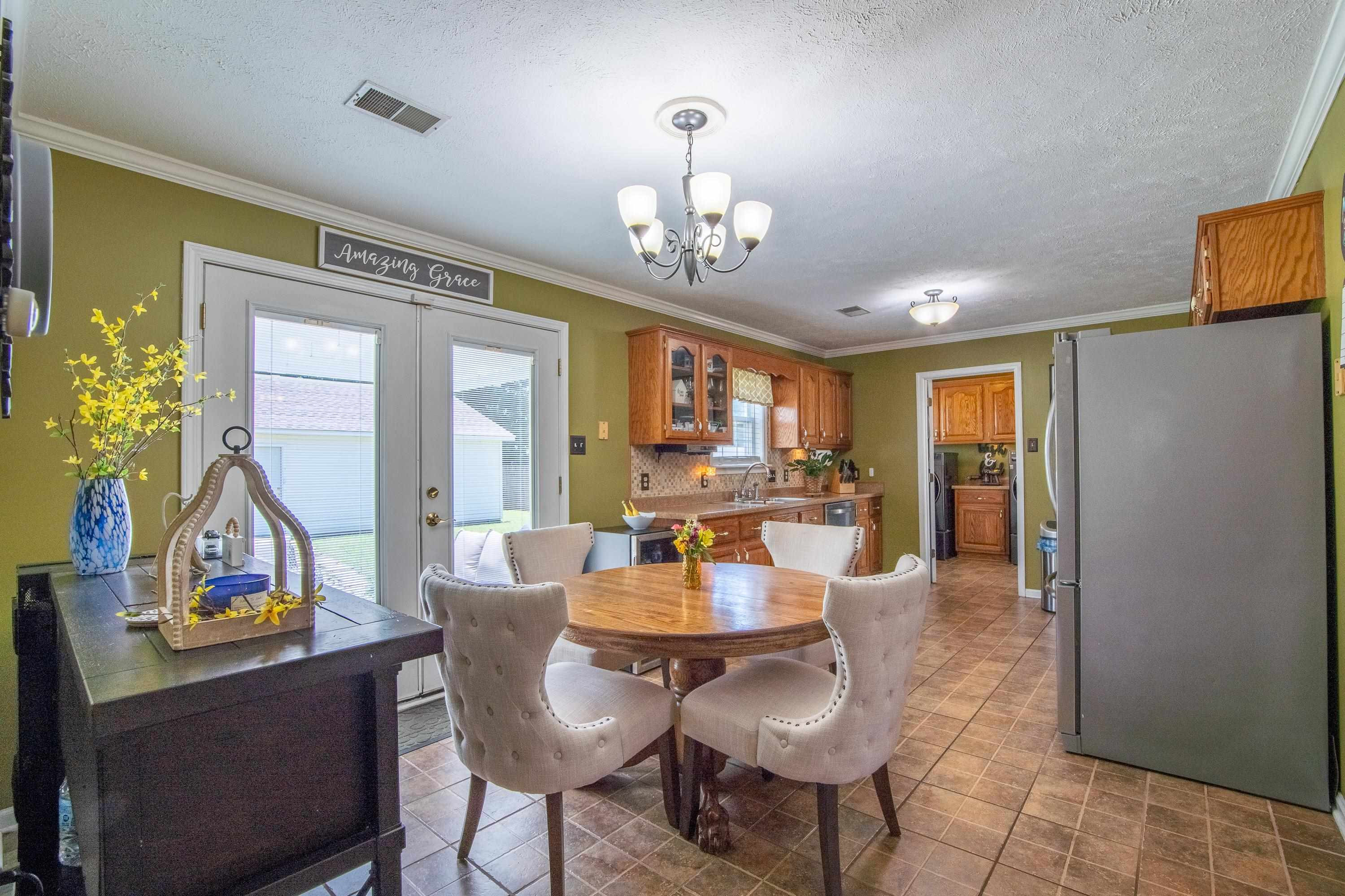 2590 Clifton Drive