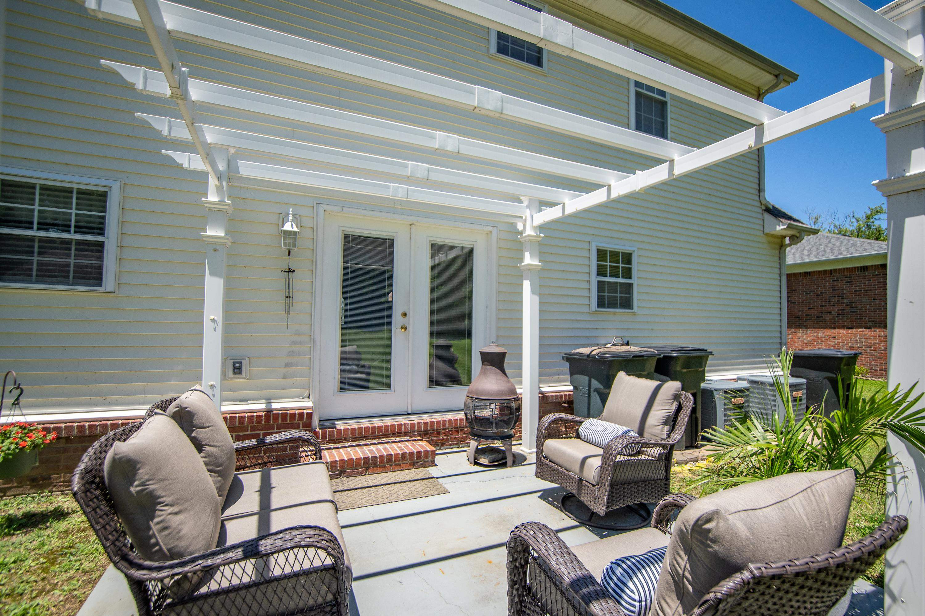 2590 Clifton Drive
