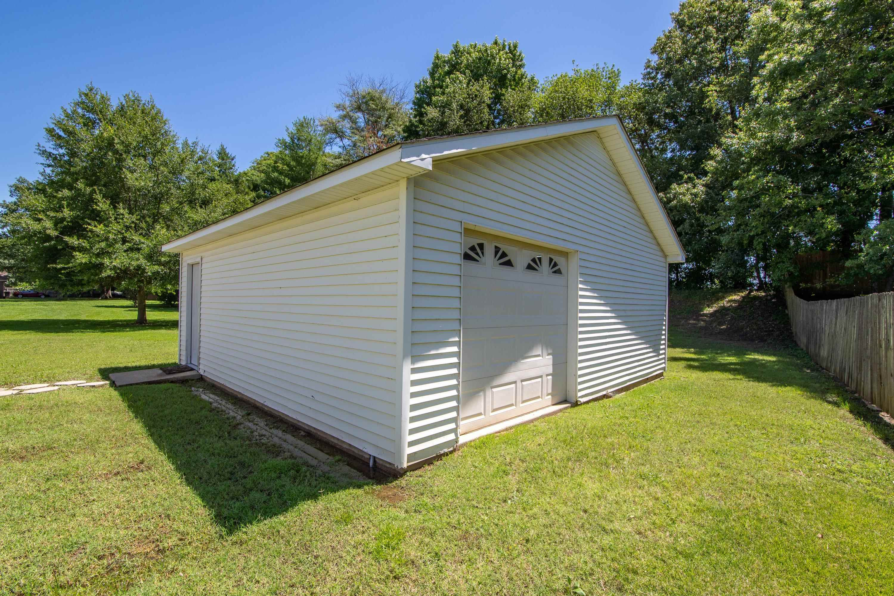 2590 Clifton Drive
