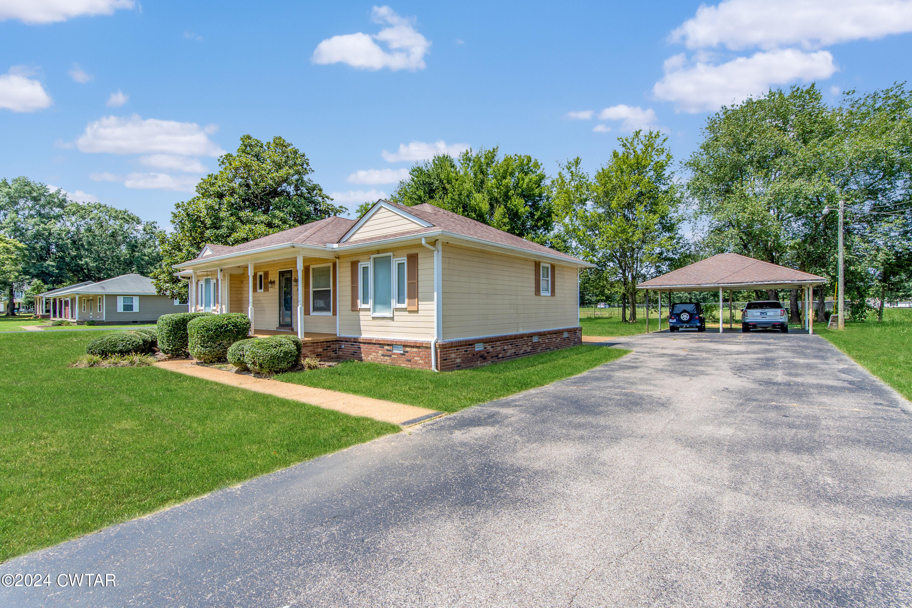 325 Farmington Road