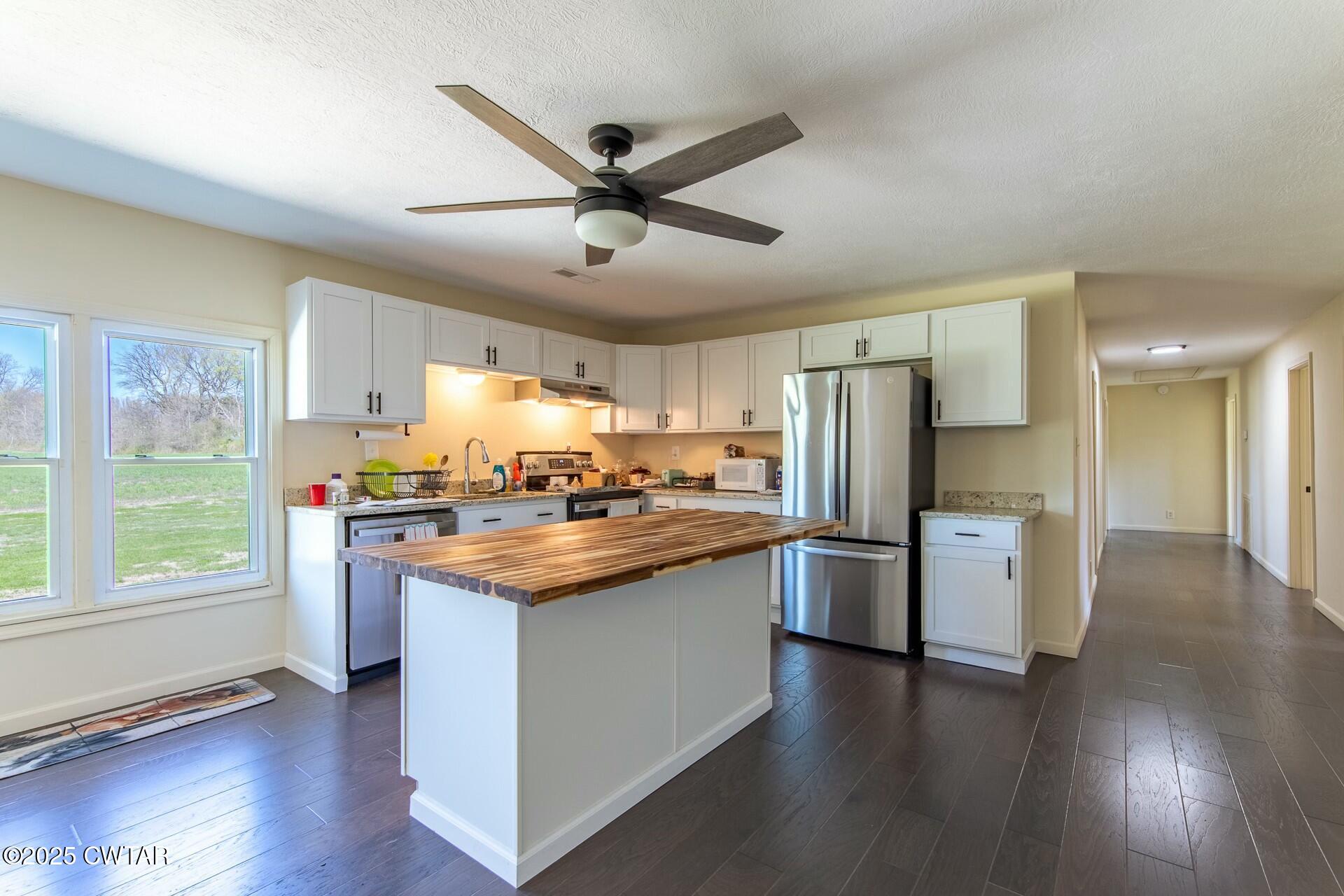 3226 Highway 19 W
