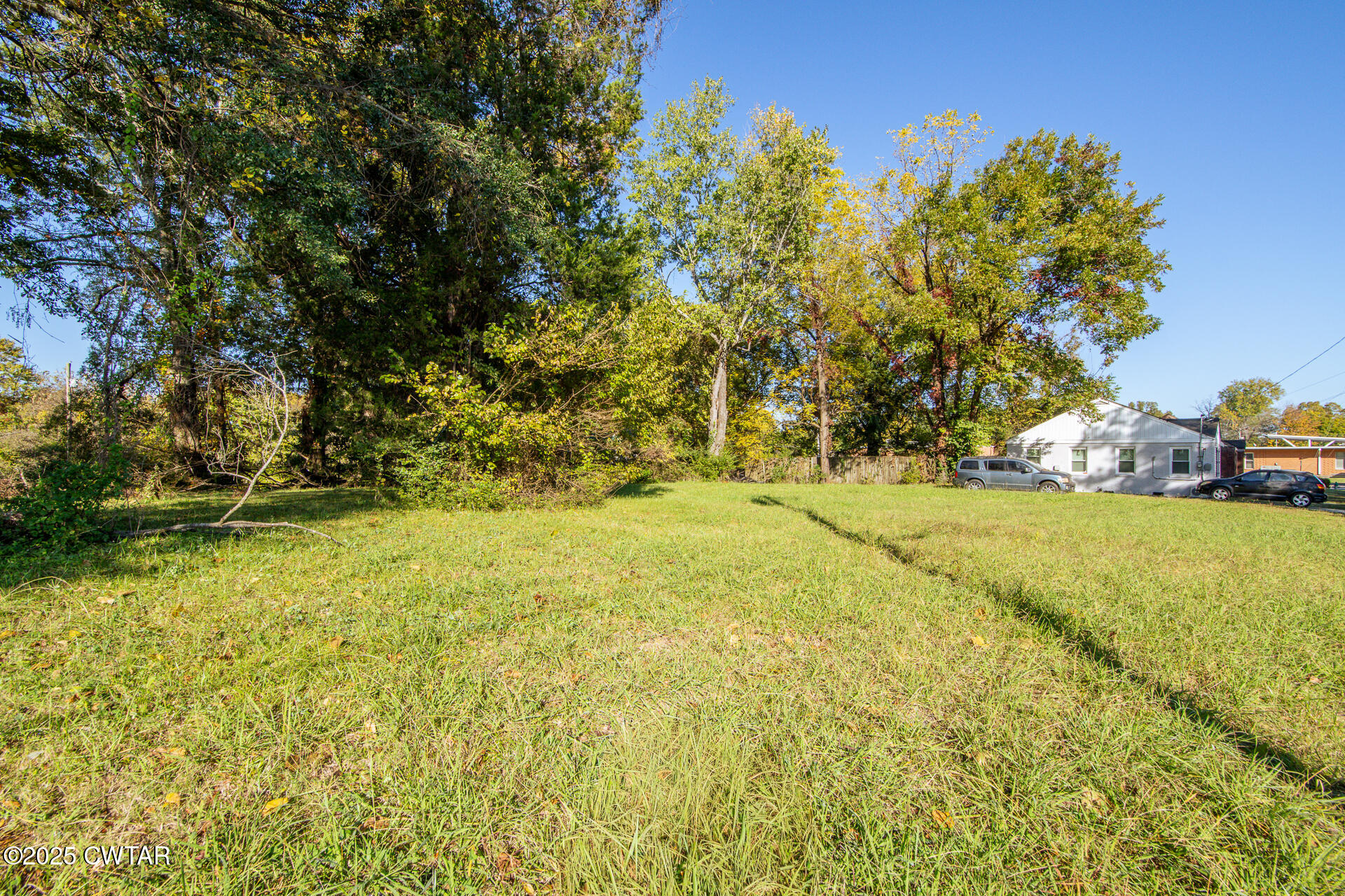 327 N Lindsey Street