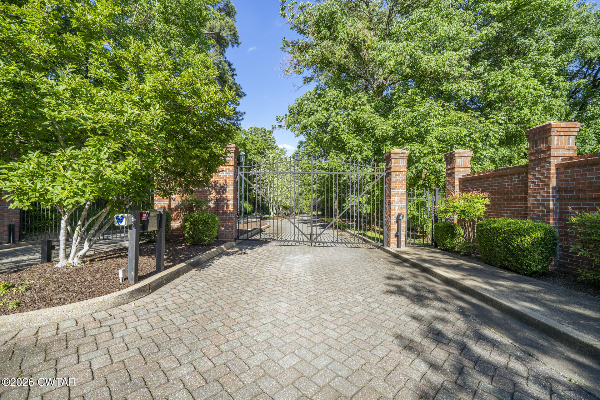 24 Frankland Avenue